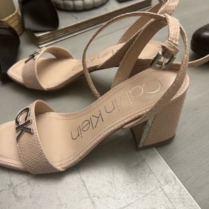 Gorgeous light pink sandals